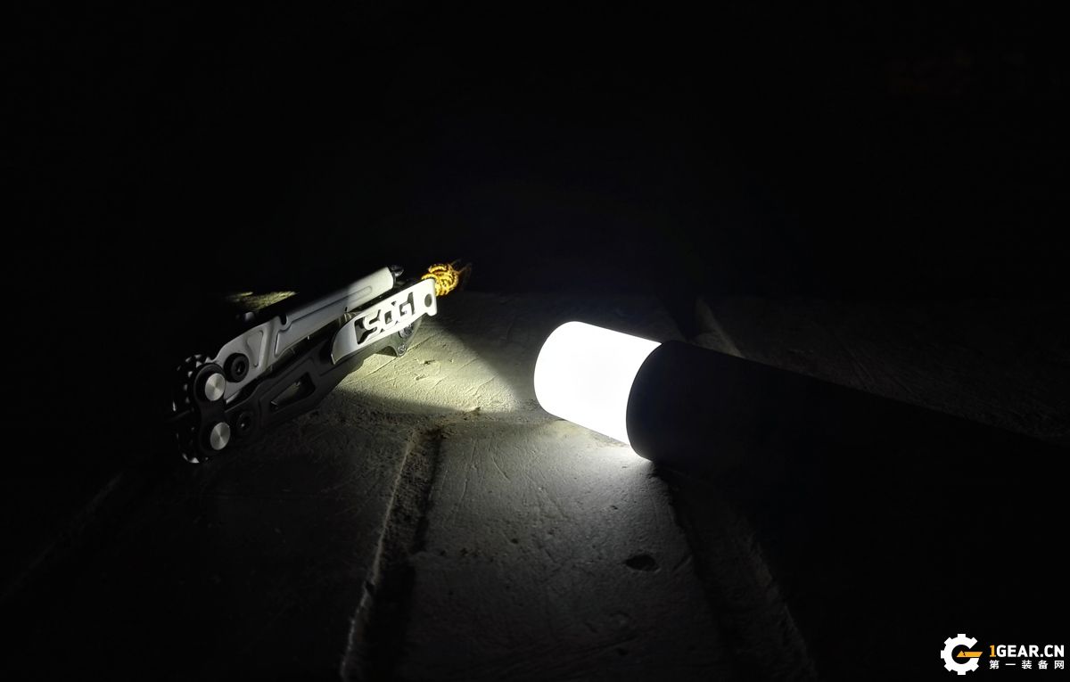 在黑夜里点一盏希望的灯——NITECORE LR12双模式手电体验